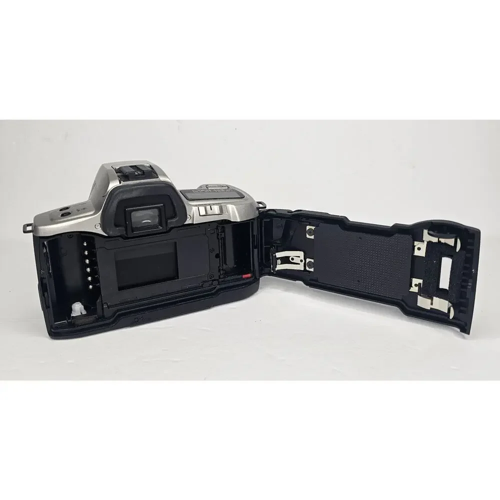 MINOLTA QTsi AF 35-80 Zoom 35mm Film CAMERA AA Battery AS IS Not Working Project
